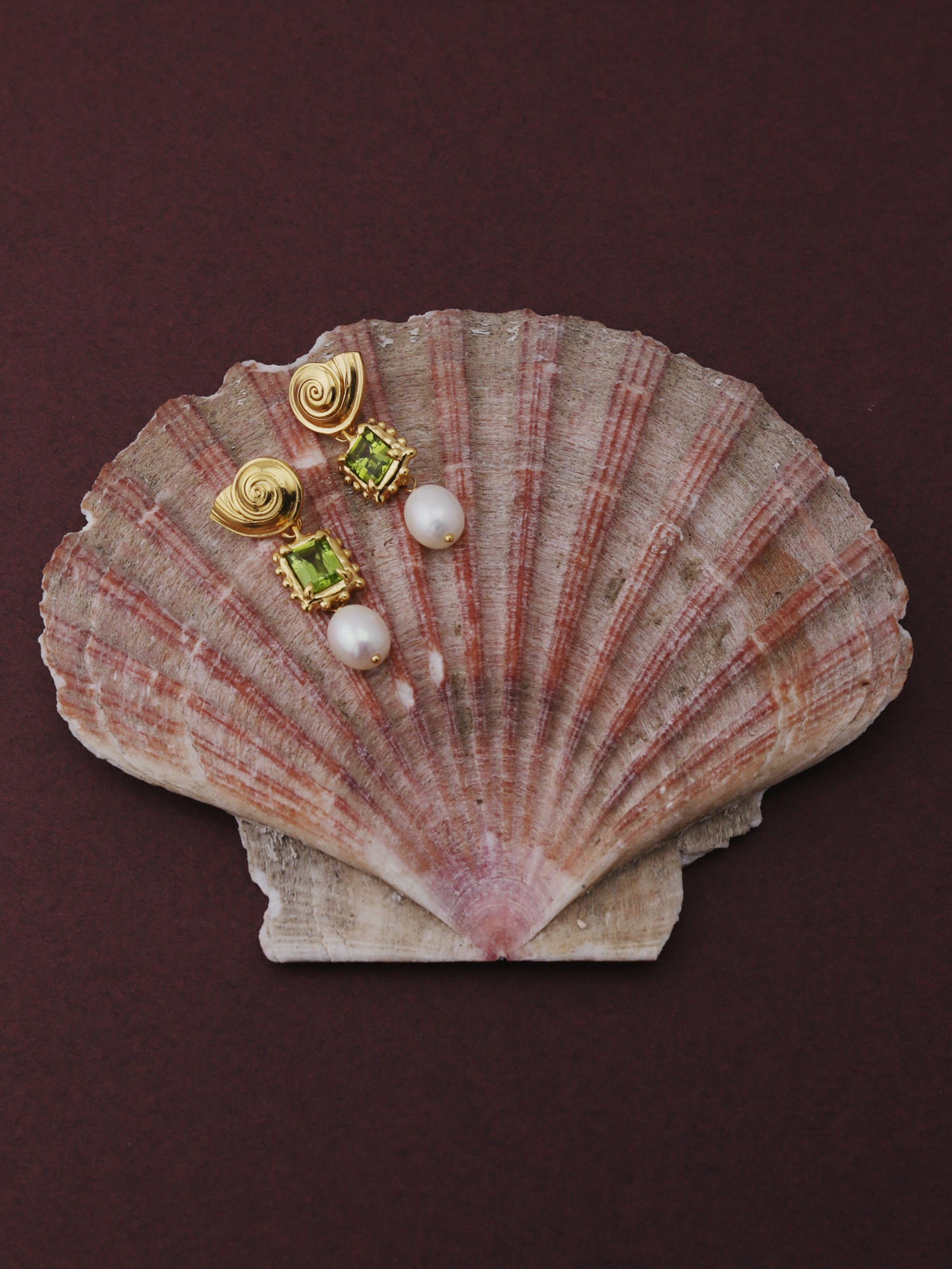 Memento Pearl Earrings with Peridot