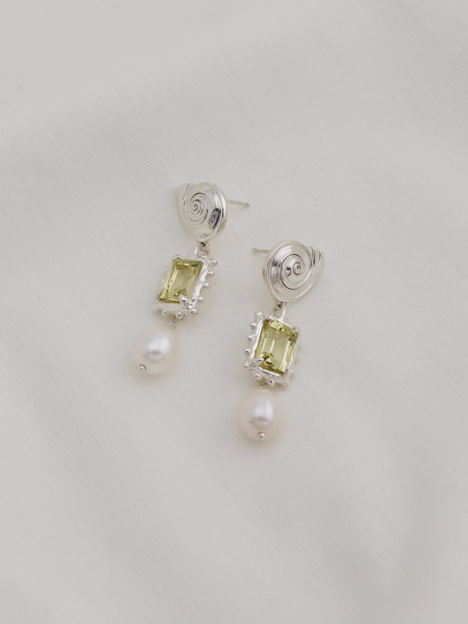 Memento Pearl Earrings with Lemon Quartz