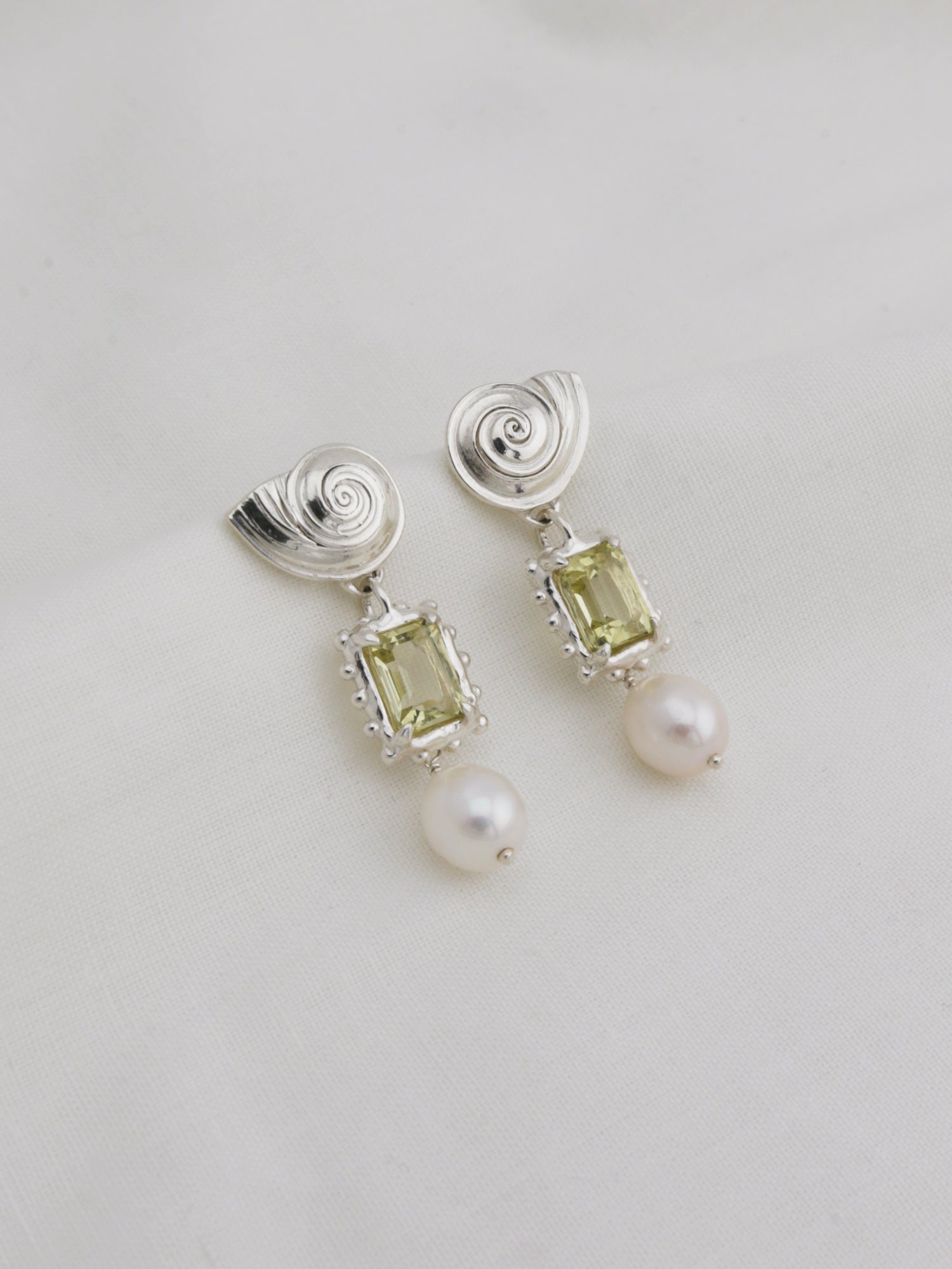 Memento Pearl Earrings with Lemon Quartz