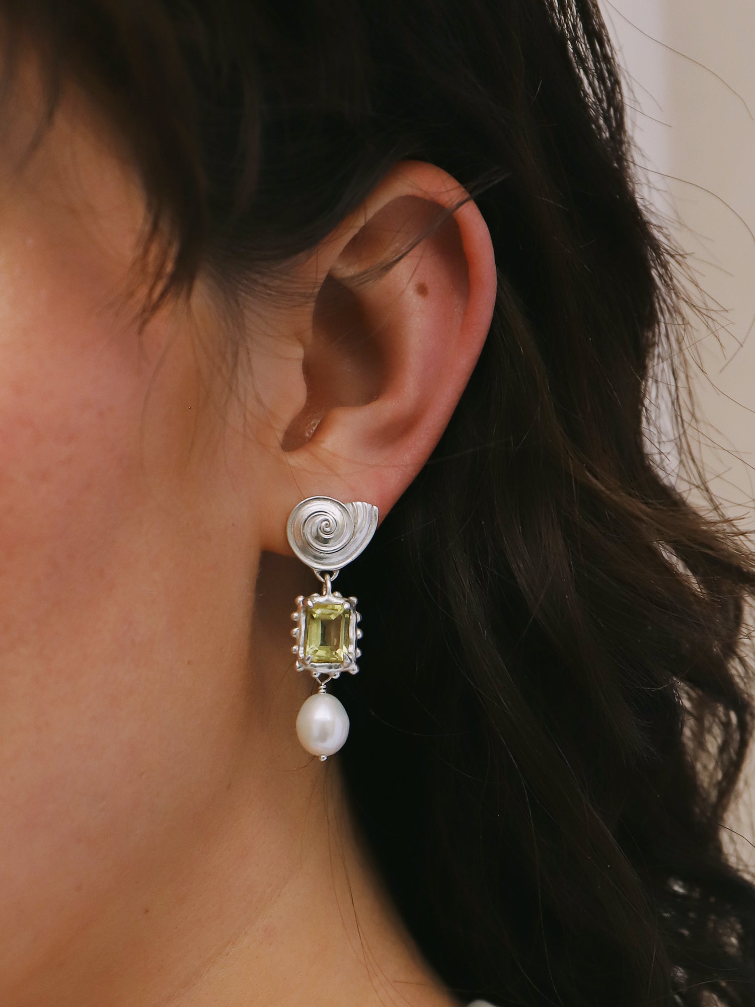 Memento Pearl Earrings with Lemon Quartz