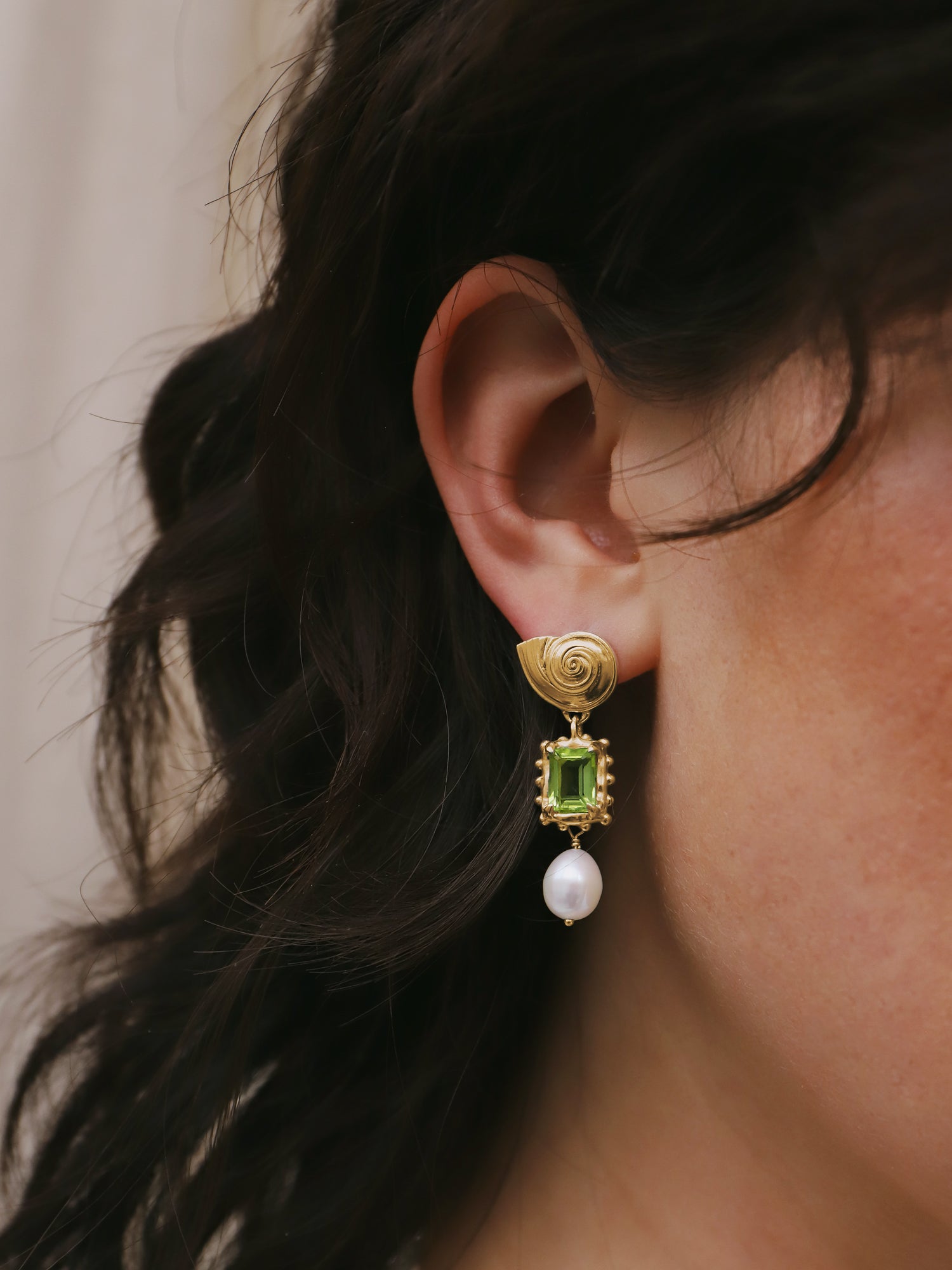 Memento Pearl Earrings with Peridot