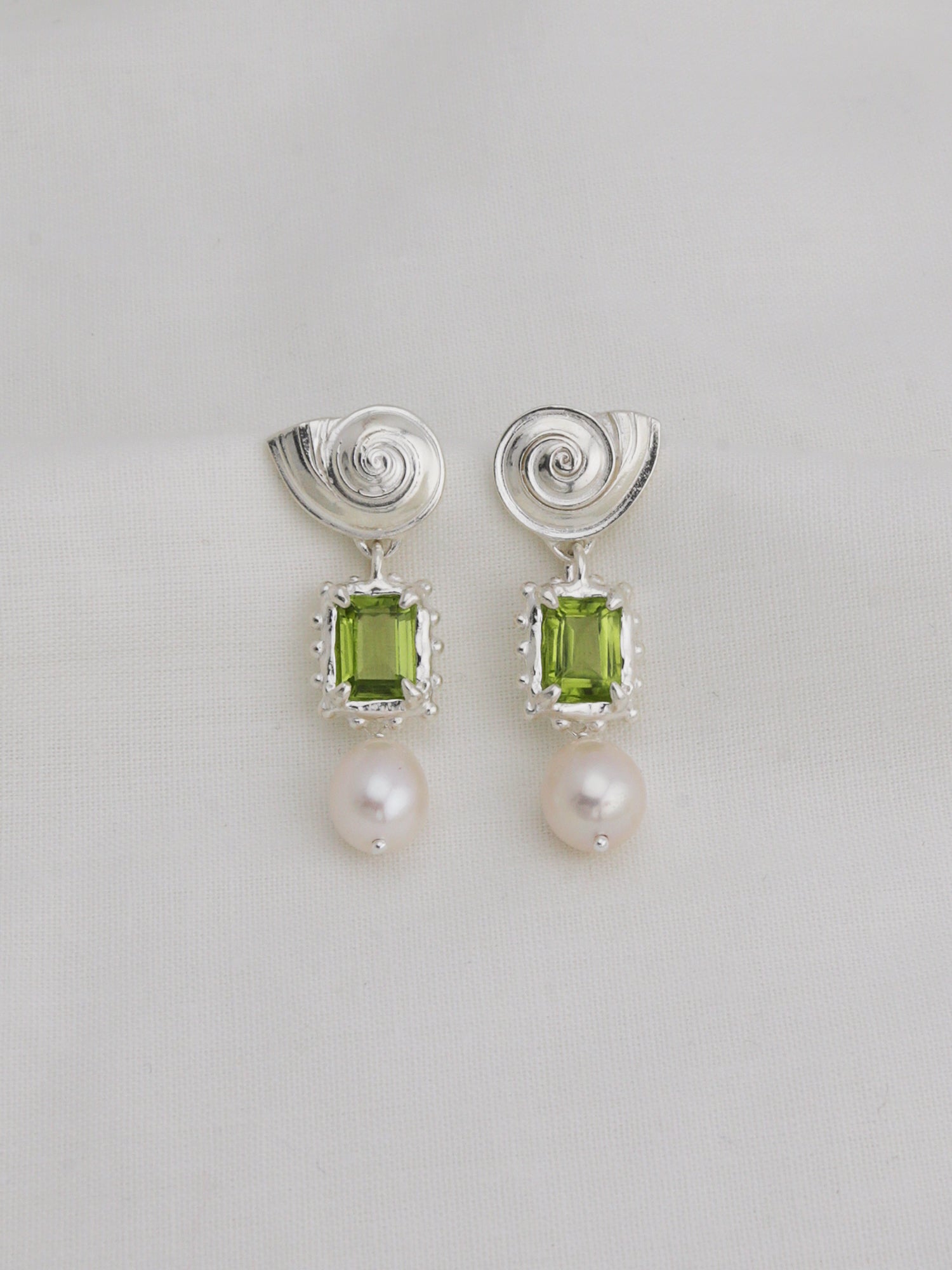 Memento Pearl Earrings with Peridot