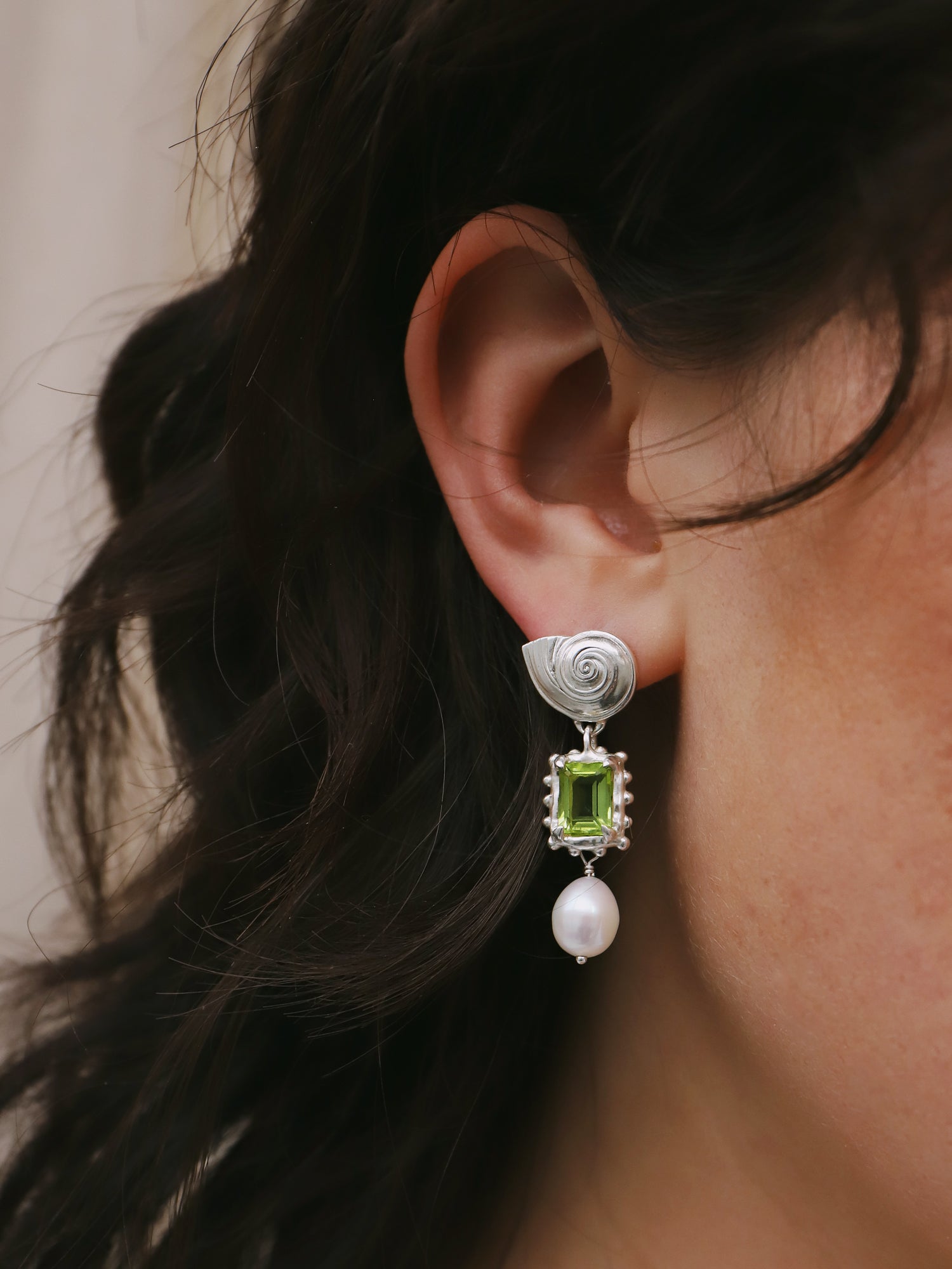 Memento Pearl Earrings with Peridot